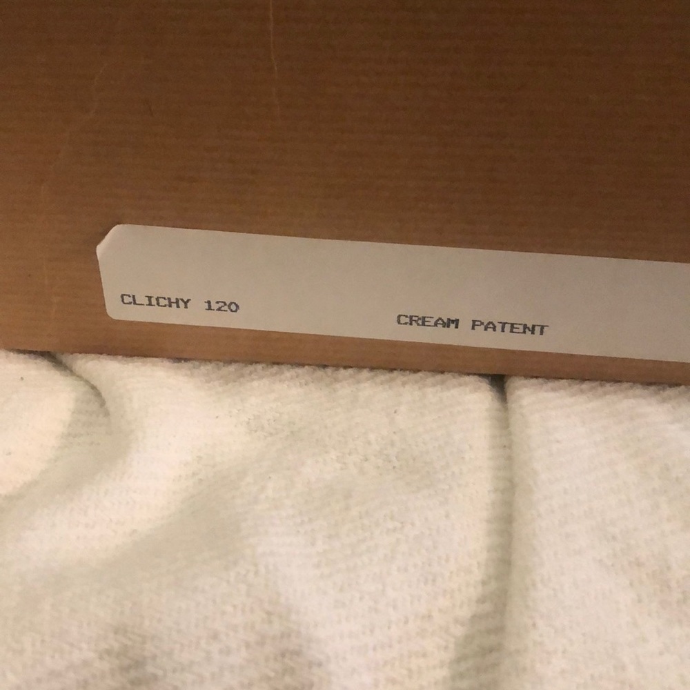Authentic Christian Louboutin Cream Patent Clichy - Picture 3 of 8